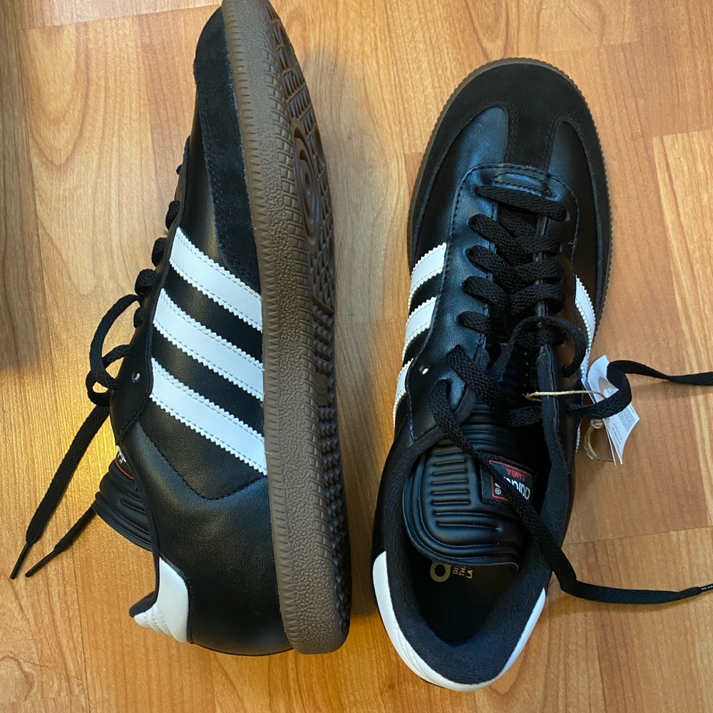 NWT! Adidas Samba Classics Mens Size 10